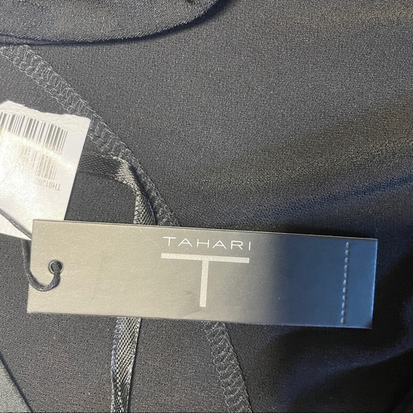 NWT - T Tahari - Women’s Black Blazer Style Top - Medium - Picture 8 of 12